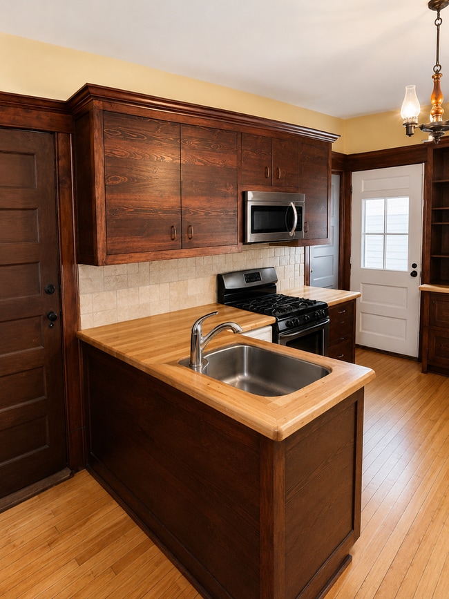 Photo - 1211 Adams St NE