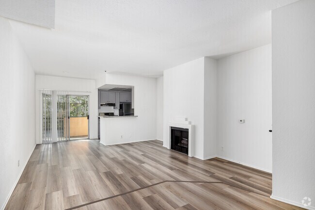 1BR, 1BA - 600SF - Living Room