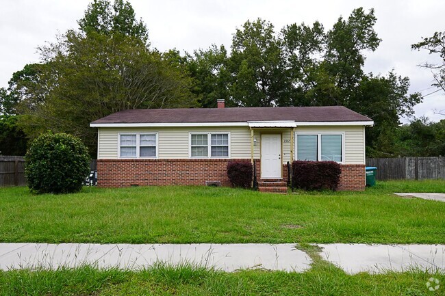 Building Photo - Adorable Three Bedroom in Beaufort Rental