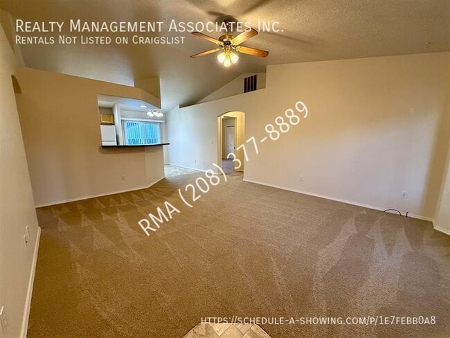 Photo - 822 S Chestnut St