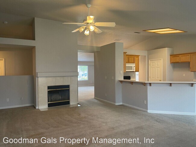 Photo - 4 br, 2 bath House - 1651 Emmet Way