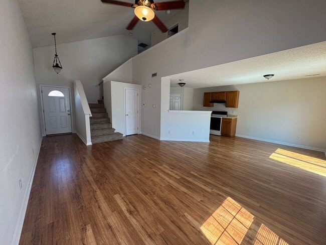 Photo - 1209 Porchester Ln