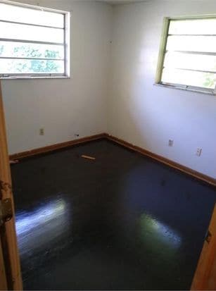 Building Photo - 2349 Linden Ave Unit 2349