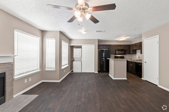 2BR, 2BA - 960SF (B2) - Living Room - Bravo Apartment Living