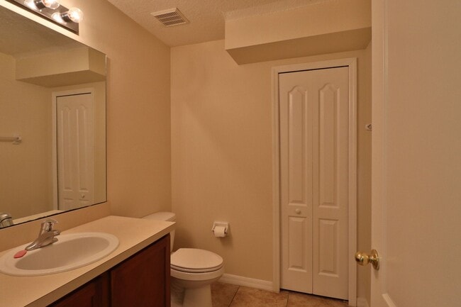 Building Photo - 745 Ashworth Overlook Dr