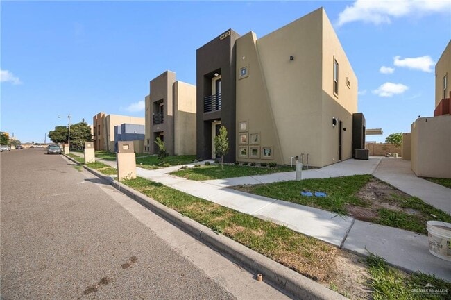 Photo - 1220 E Camellia Ave Condo Unit 2