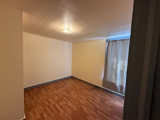 Building Photo - 931Del Unit 8