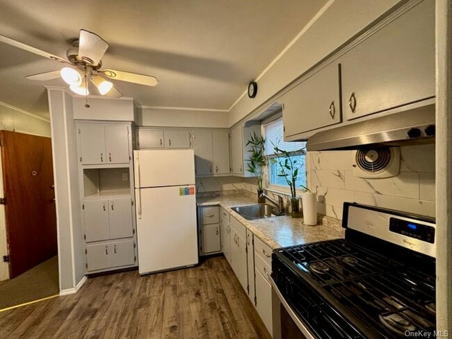 Photo - 247-15 143rd Ave