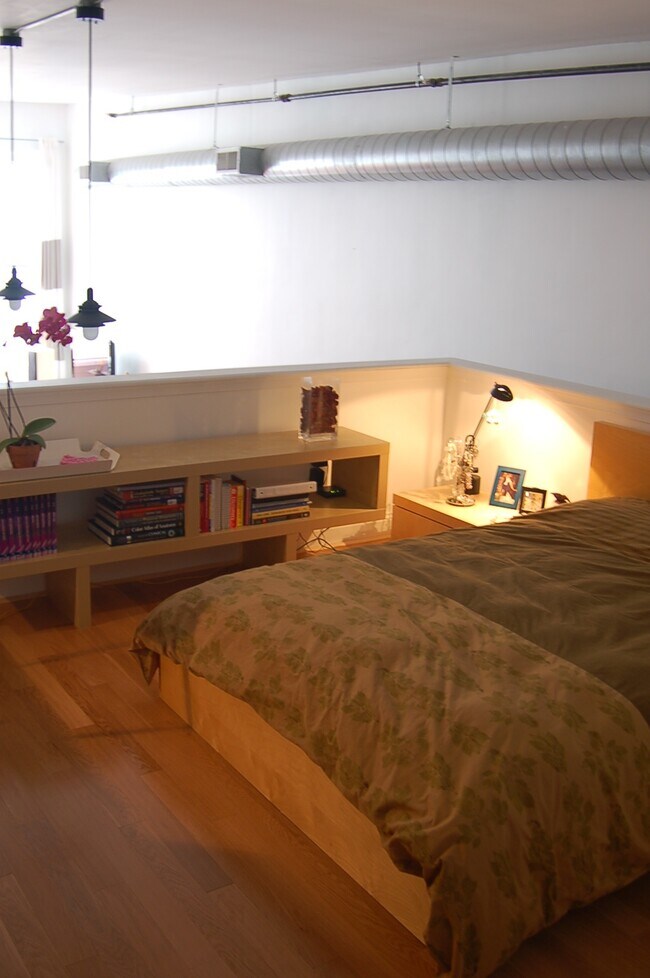 bedroom - 36 S Strawberry St Unidad 51