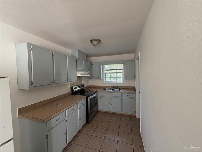 Photo - 9 Francisco Ave Unit B