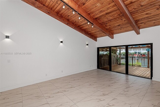 Photo - 2621 Parkview Dr S