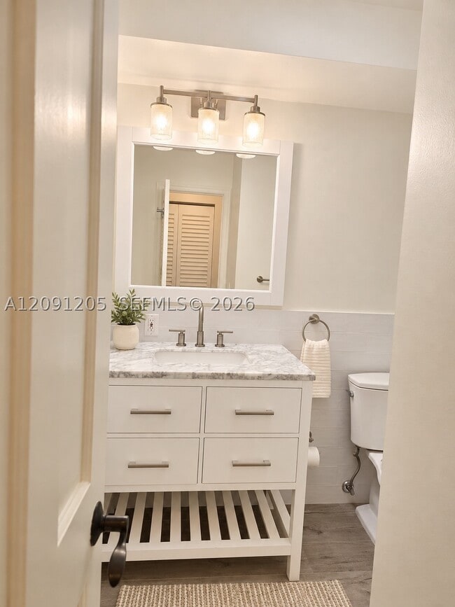 6855 Edgewater Dr Unit 2CN (2B)
