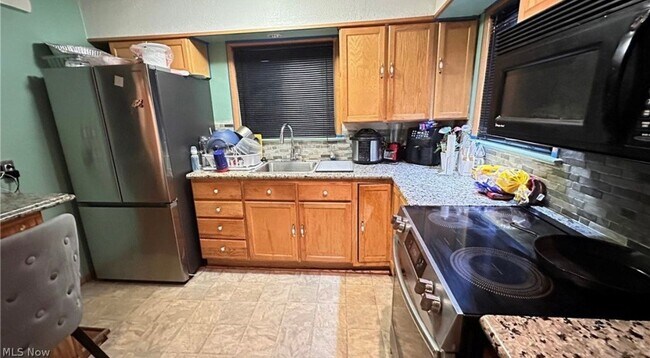 Photo - 19513 Beverly Ave