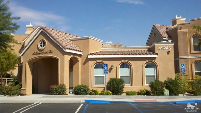 Photo - 45245 Seeley Dr Unidad 15a Rental