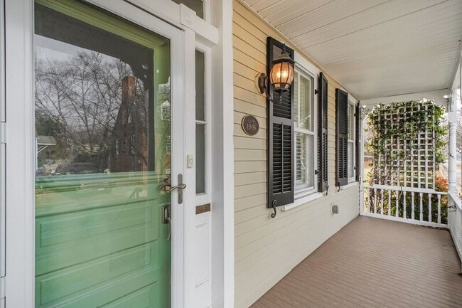 Photo - 204 Fauquier St