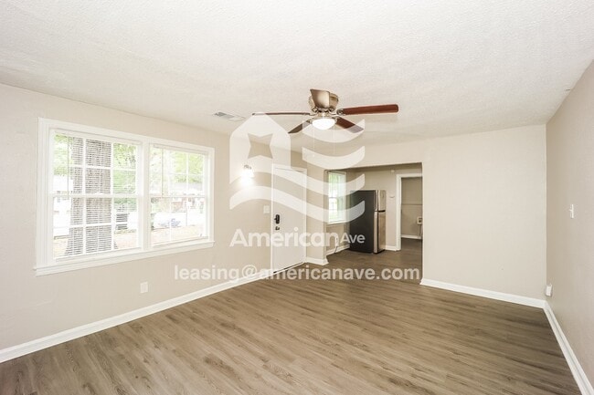 Photo - 2438 Pye Ave