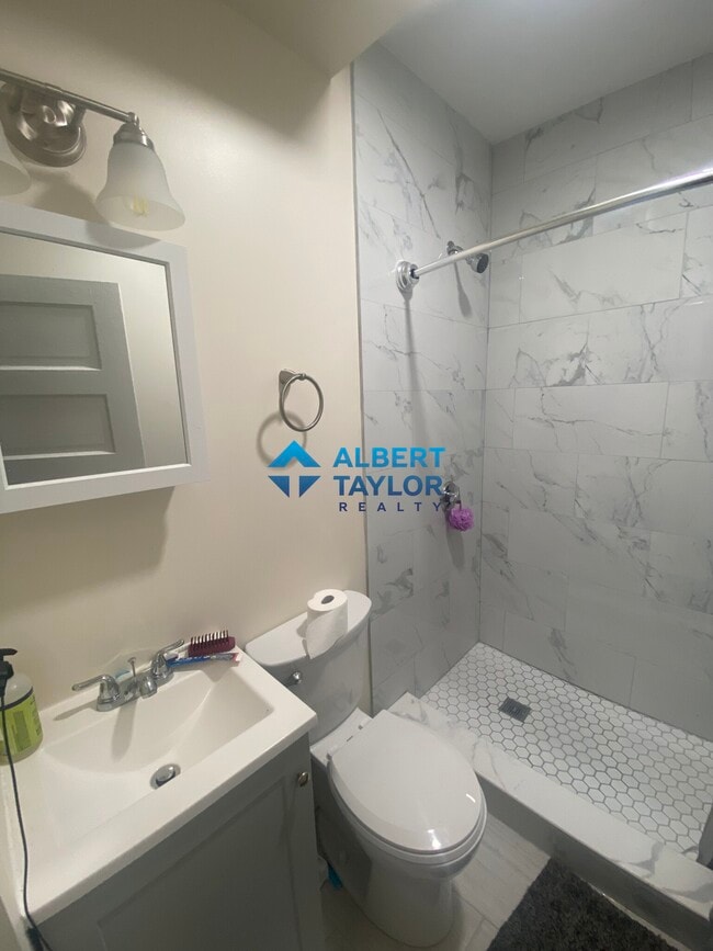 Photo - 18 Sawyer Ter Unit 1