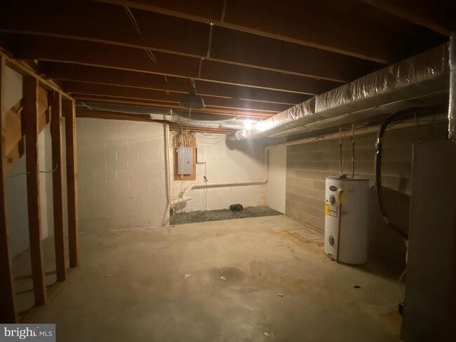 Photo - 99 Chatham Ct