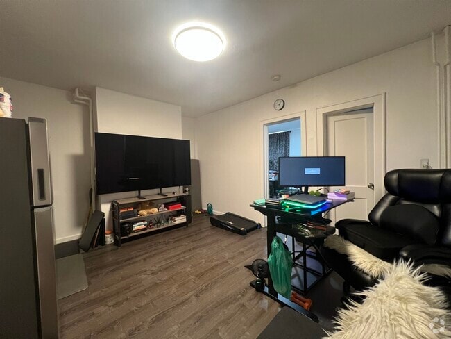 Building Photo - 527 8th St Unit 1A Rental