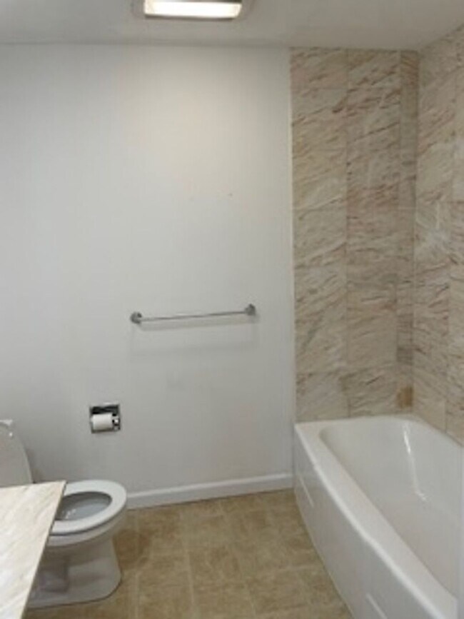 Photo - Oversized 2 bedroom unit in prime location Unit B9
