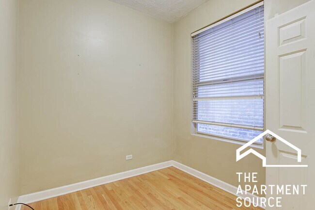 Photo - 1627 W Grand Ave Unit 2