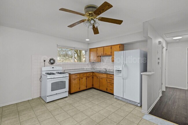 Photo - 11809 Bridgevale Ave