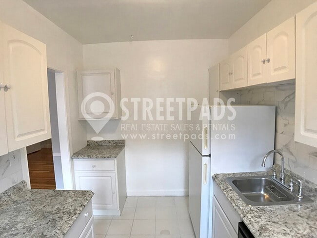 Photo - 1141 Beacon St Unit 3