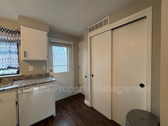 Photo - 614 E Pennsylvania St