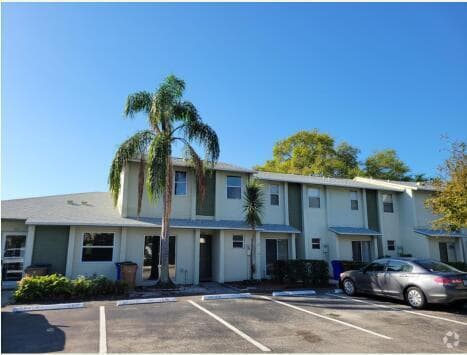 Building Photo - 886 Crystal Lake Dr Rental