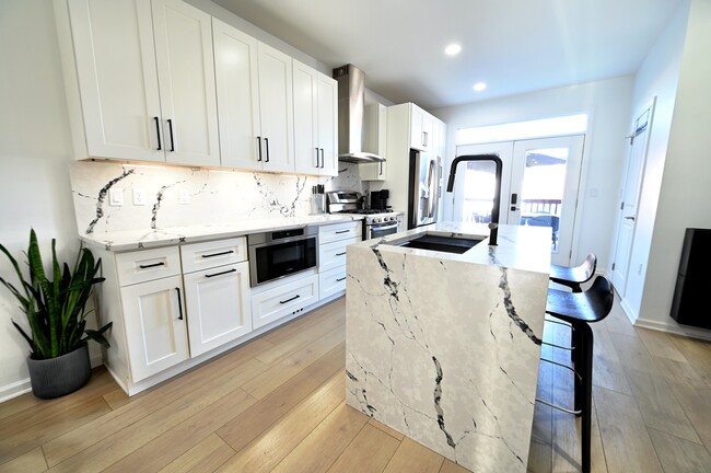 Photo - 3607 Charlotte St