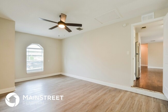 Photo - 106 Hughes Ave