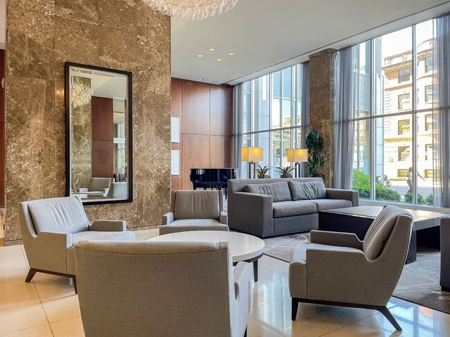 Photo - 655 W Irving Park Rd Unidad 4702