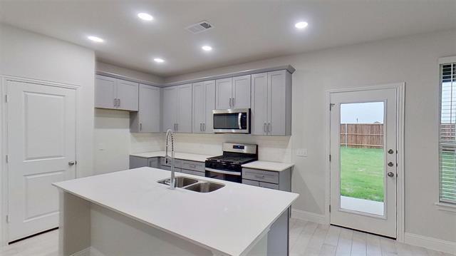Photo - 415 Magellan Rd