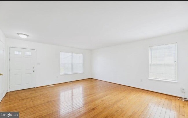 Photo - 3645 Dahlgren Pl