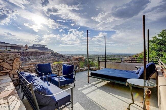 Photo - 1608 Liege Dr