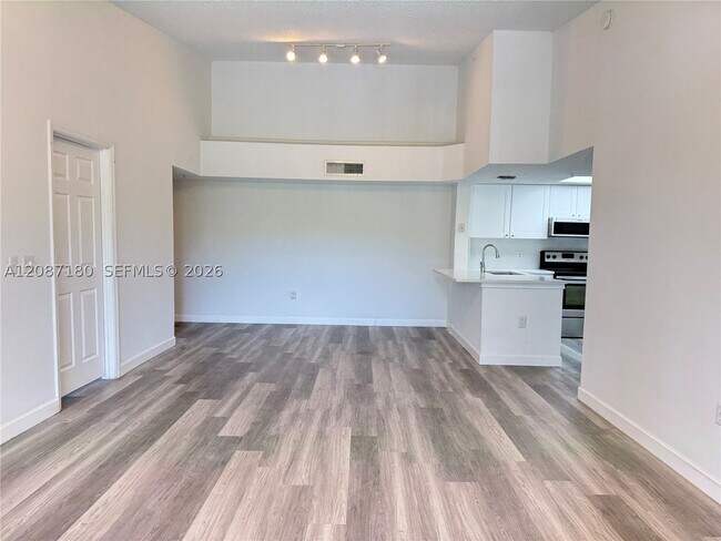 Photo - 5045 Wiles Rd Unit 303