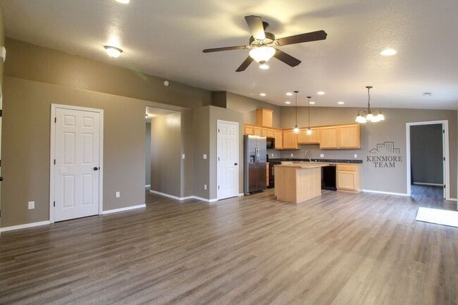 Photo - 5518 Hayes Ln