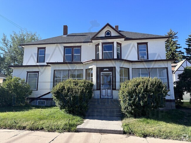 Building Photo - Studio Apartment Near Downtown and UW