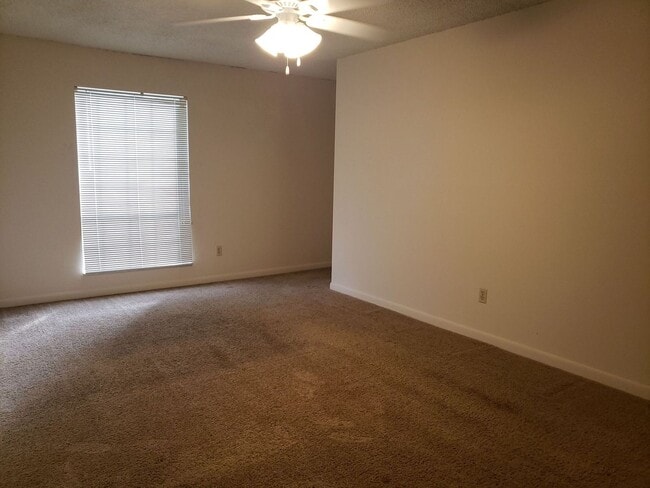 Photo - 1 Bedroom, 1.5 Bath Townhouse Unit 291G