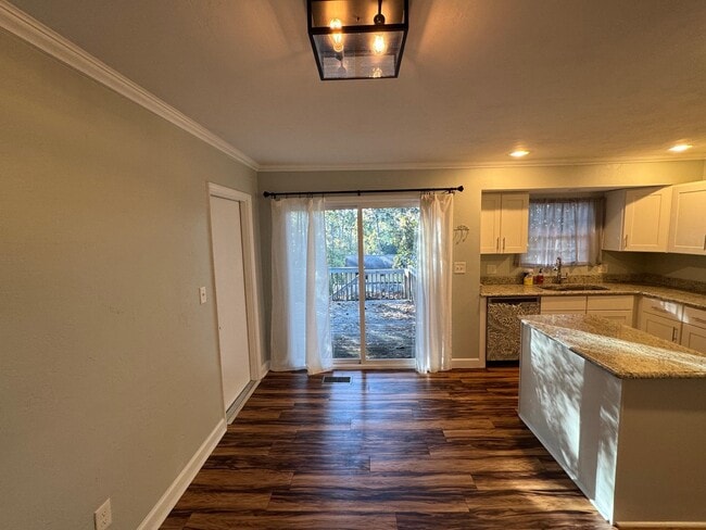 Photo - 1100 Victory Garden Dr