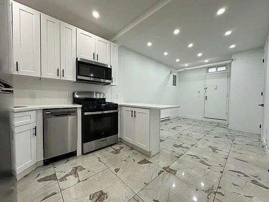 Photo - 3 bedroom in New York NY 10033 Unit B