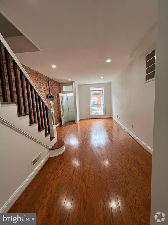 Building Photo - 806 N Rose St Rental