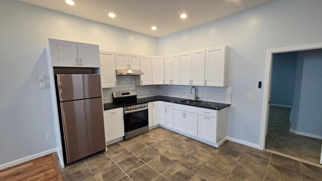 Photo - 657 W Main St Unit 2