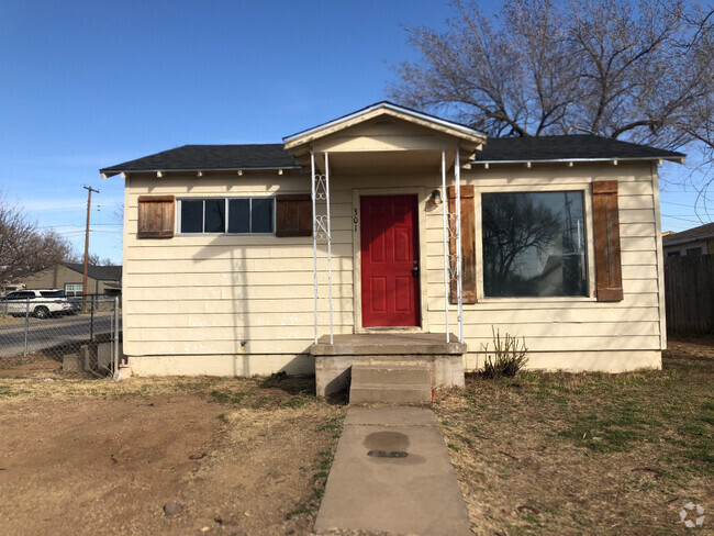 Building Photo - 301 S Independence St Rental