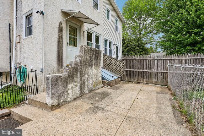 Photo - 325 Cottage Ave
