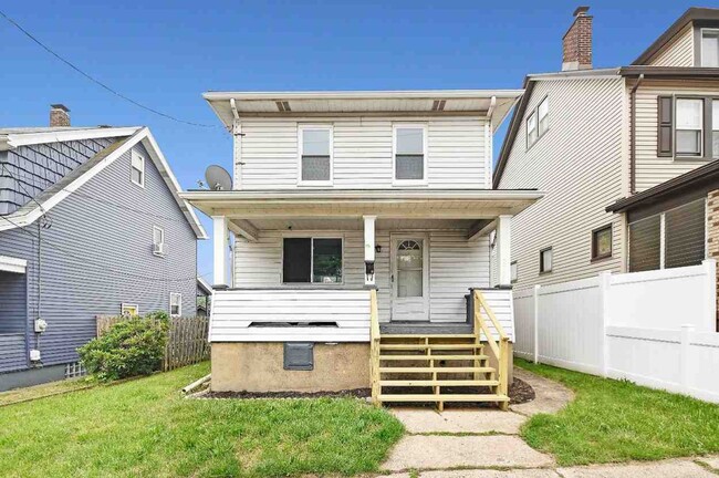 Charming 3-bedroom, 1-bathroom house locat... - Charming 3-bedroom, 1-bathroom house locat...