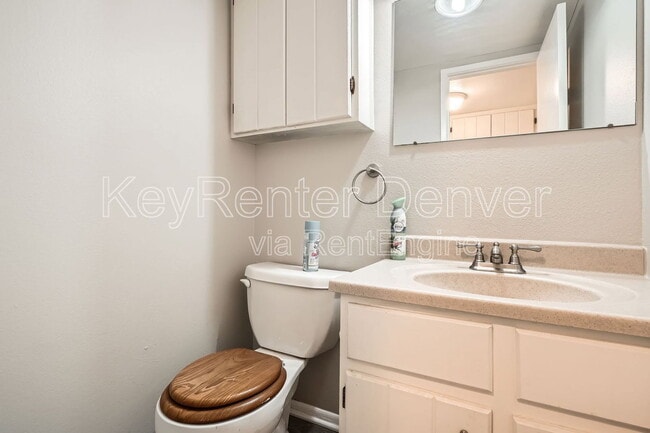 Photo - 588 S Carr St