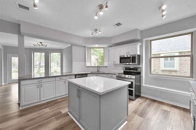 Photo - 13527 Summer Hill Dr