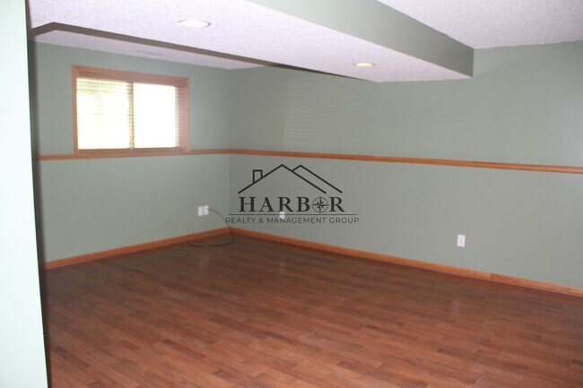 Photo - 4874 Opal Ln NW