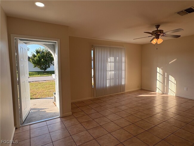 Photo - 727 SW 39th St